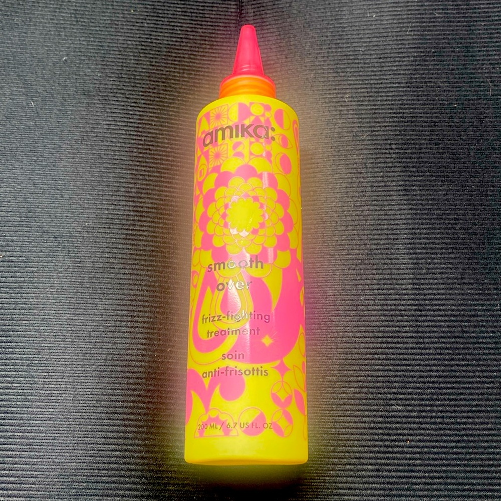 Amika smooth over frizz fighting treatment